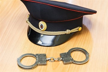 Увольнение сотрудника полиции за совершение проступка порочащего честь и достоинство