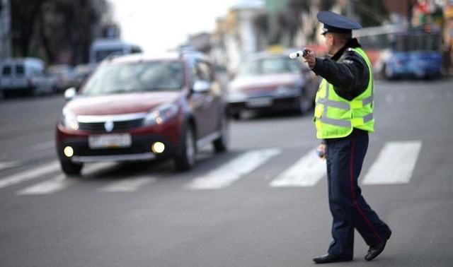 Чтобы инспекторы ДПС не останавливали: секреты поведения на дороге