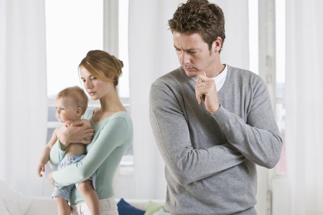 Развод многодетной семьи: с кем останутся дети, алименты и льготы неработающей маме
